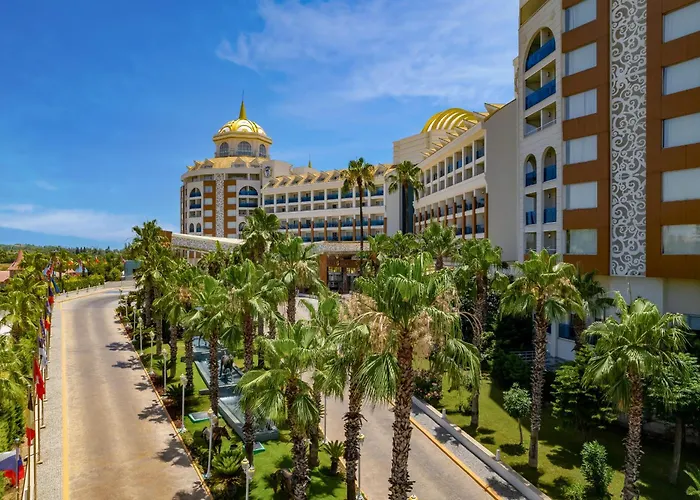 אתר נופש Delphin Be Grand