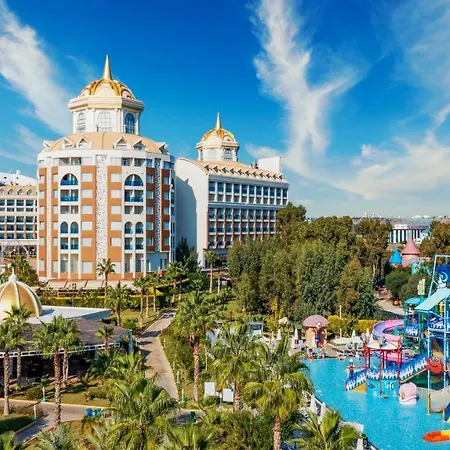 Üdülőközpont Delphin Be Grand 5*