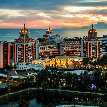 Üdülőközpont Delphin Be Grand 5*